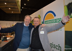 Jan Ties Kram en Ad Lievense bij Laarakker BIO waren blij dat iedereen de weg naar de beurs en hun stand weer wist te vinden.